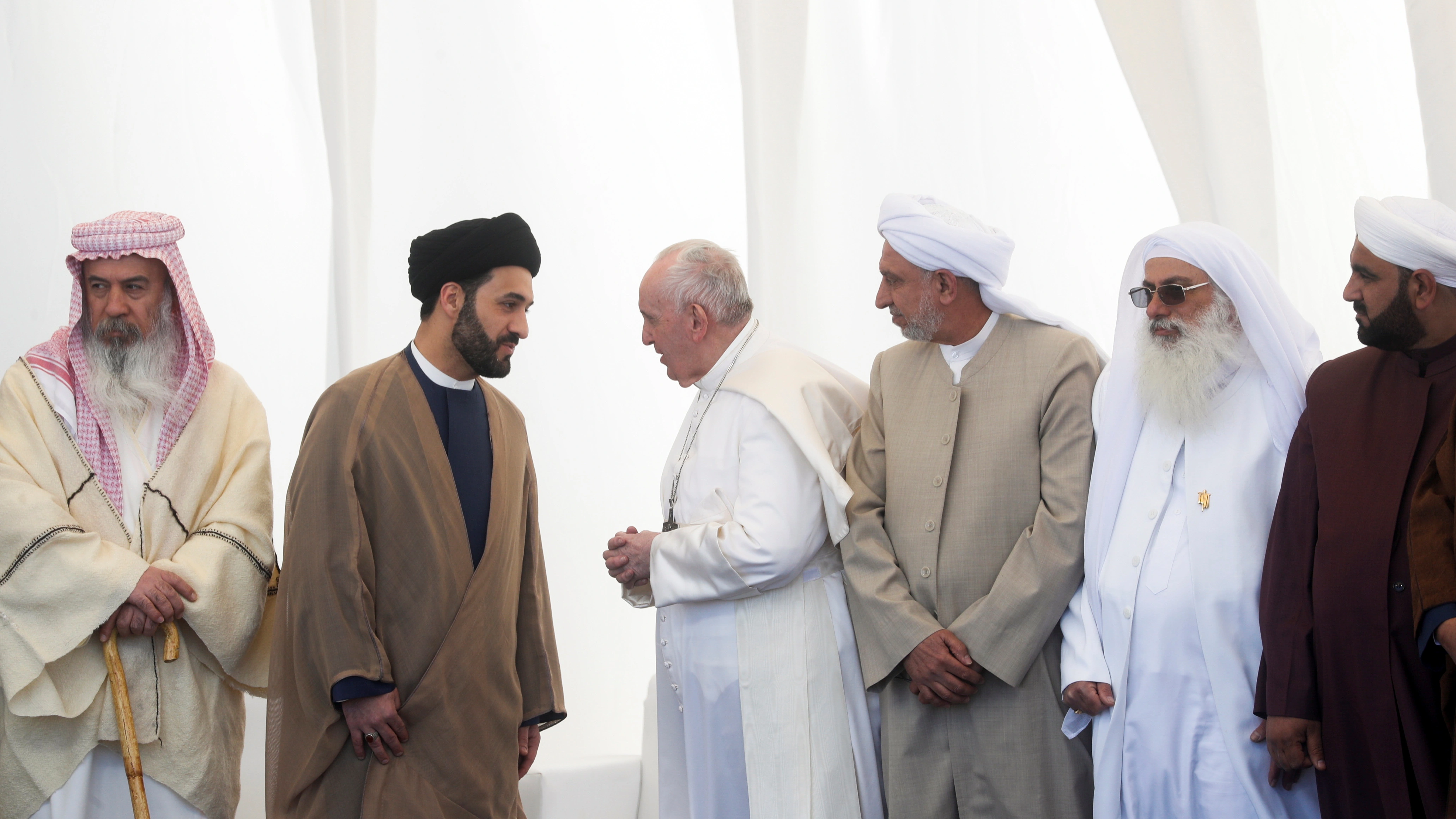 هل بتنا نعيش في مجتمعات الأمّيّة الدينيّة؟