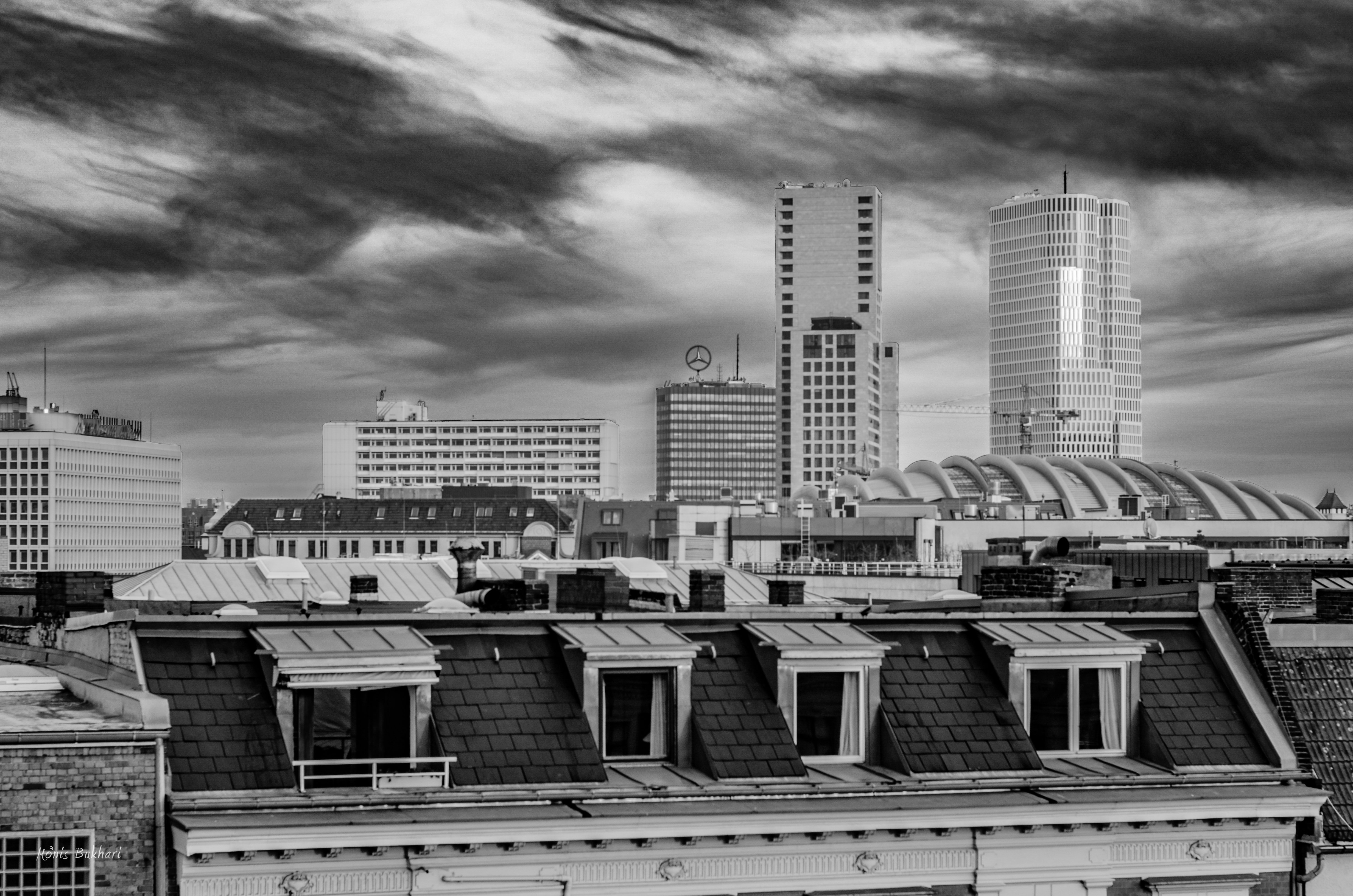 خرافات ثلاث من هالة برلين