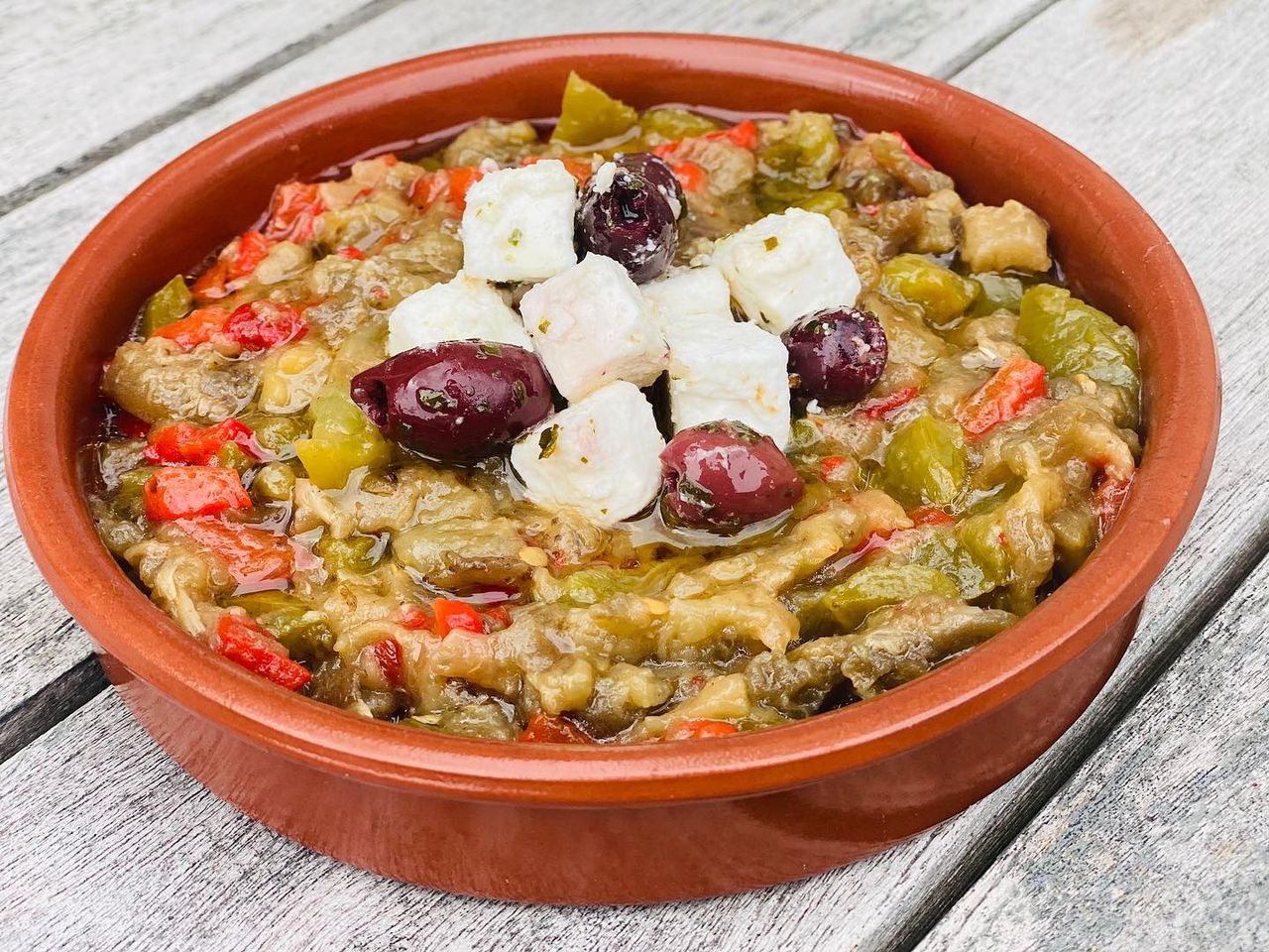 مشوية : سلطة